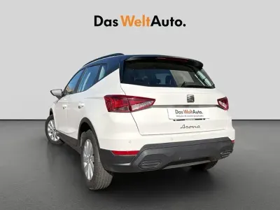 Usado Seat Arona Style Plus 110 CV (80 kW) 2022 Blanco SUV