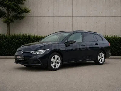 Usado VW Golf VIII Life 115 CV (84 kW) 2022 Negro Familiar