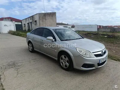 Usado Opel Vectra Elegance 120 CV (88 kW) 2006 Gris / plata Berlina