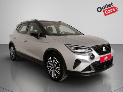 Usado Seat Arona FR 115 CV (84 kW) 2024 Gris plata SUV