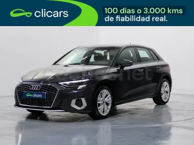 Usado Audi A3 Advanced Plus 110 CV (80 kW) 2021 Gris / plata Berlina