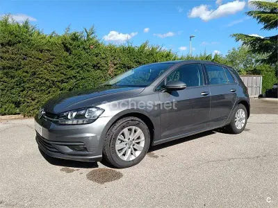 Usado VW Golf VII Business 115 CV (84 kW) 2017 Gris / plata Berlina