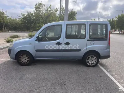 Usado Fiat Doblò Dynamic 105 CV (77 kW) 2009 Azul Monovolumen
