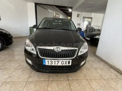 Usado Skoda Fabia Style 90 CV (66 kW) 2010 Negro Familiar