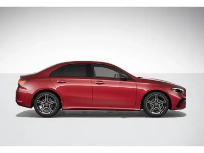 Novo Mercedes A180 136 HP (100 kW) 2025 Vermelho Sedan