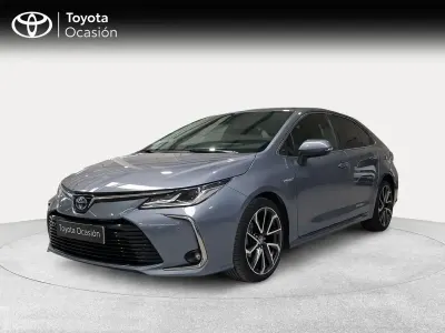 Usado Toyota Corolla Advance 122 CV (89 kW) 2021 Gris / plata Berlina