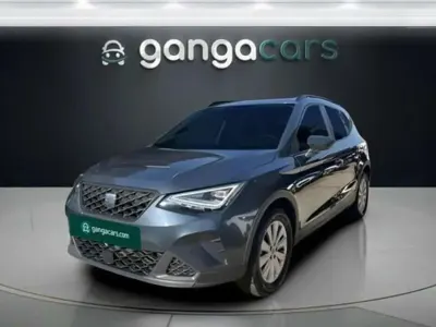 Usado Seat Arona Style 110 CV (80 kW) 2023 Gris SUV