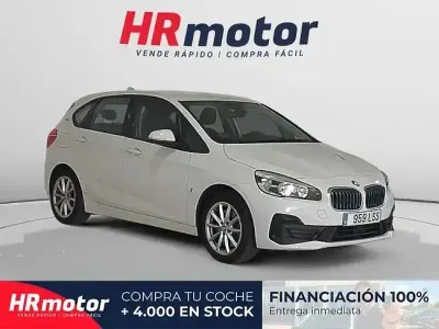 Usado BMW 225 Active Tourer iPerformance 224 CV (164 kW) 2018 Blanco Monovolumen