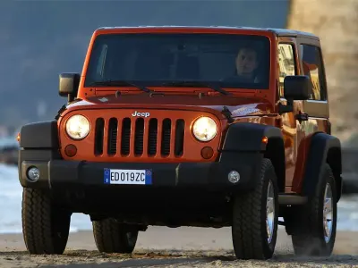 Usado Jeep Wrangler Sahara 284 CV (208 kW) 2015 Gris SUV