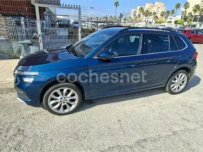 Usado Skoda Kamiq Sport 110 CV (80 kW) 2021 Azul SUV