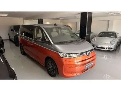 Usado VW Multivan Life 150 CV (110 kW) 2024 Naranja Monovolumen