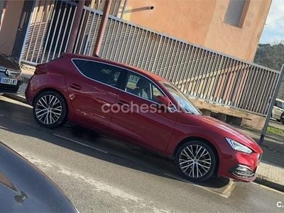 Usado Seat Leon XCELLENCE 150 CV (110 kW) 2021 Rojo Berlina
