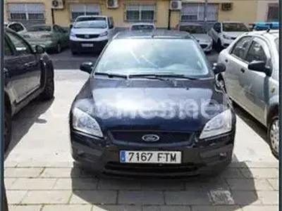 Usado Ford Focus Trend 100 CV (73 kW) 2007 Negro Berlina