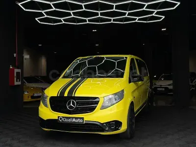 Usado Mercedes Vito Marco Polo 114 CV (83 kW) 2016 Amarillo Van
