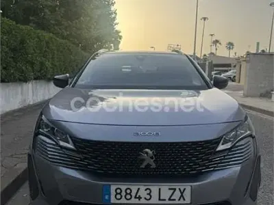 Usado Peugeot 3008 Allure 130 CV (95 kW) 2022 Gris / plata SUV