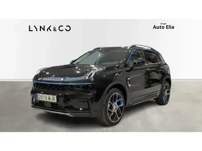 Begagnad Lynk & Co 01 261 HK (191 kW) 2023 Svart SUV