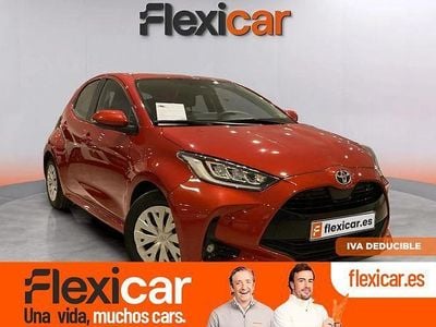 Usado Toyota Yaris Hybrid Active 116 CV (85 kW) 2023 Rojo