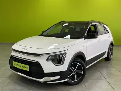 Usado Kia Niro 129 HP (94 kW) 2024 Branco SUV