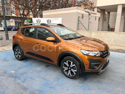 Usado Dacia Sandero Expression 91 CV (66 kW) 2022 Naranja Utilitario