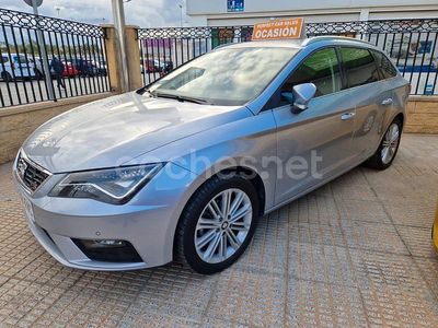 Usado Seat Leon Style 130 CV (95 kW) 2019 Gris / plata Familiar