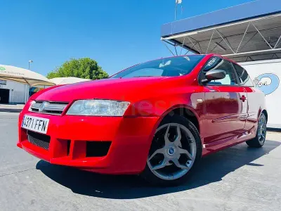 Usado Fiat Stilo 150 CV (110 kW) 2006 Rojo Berlina