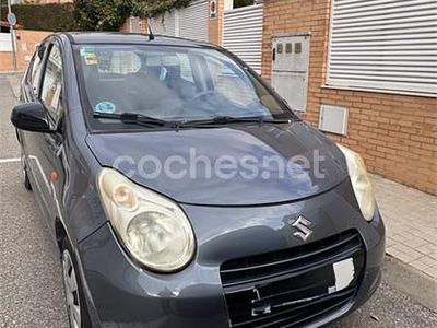 Gris / plata Usado 2011 Suzuki Alto GL Utilitario | 3990 €
