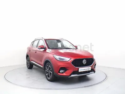 Usado MG ZS Luxury 111 CV (81 kW) 2025 Rojo SUV