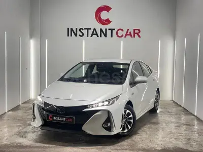 Usado Toyota Prius Advance 122 CV (89 kW) 2022 Blanco Utilitario