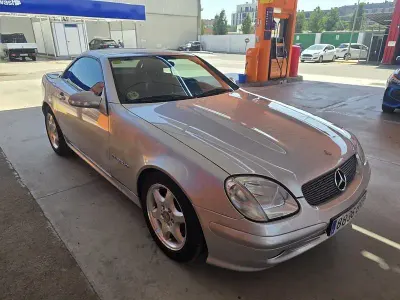 Usado Mercedes SLK230 197 CV (144 kW) 2001 Gris / plata Descapotable