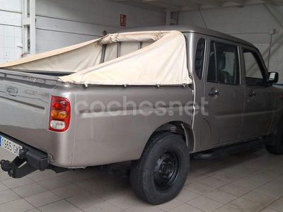 Gris / plata Usado 2009 Mahindra Goa SUV | 12.000 €