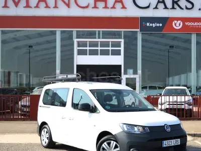 Usado VW Caddy 122 CV (89 kW) 2021 Blanco Monovolumen