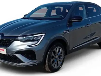 Usado Renault Arkana Techno 145 CV (106 kW) 2025 Gris SUV