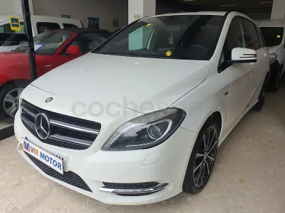 Usado Mercedes B180 109 CV (80 kW) 2012 Blanco Monovolumen