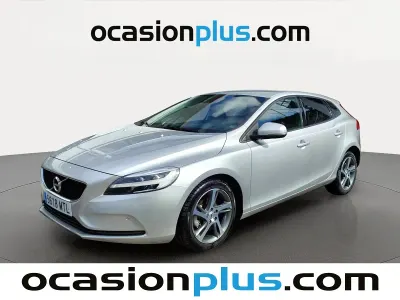 Usado Volvo V40 Momentum 120 CV (88 kW) 2018 Gris plata Utilitario