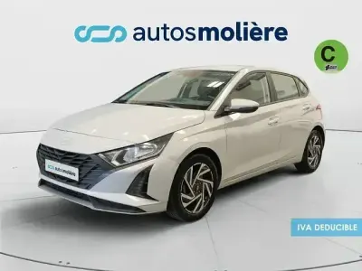 Usado Hyundai i20 84 CV (61 kW) 2024 Gris Utilitario