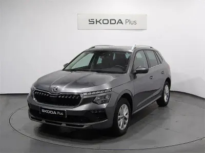 Usado Skoda Kamiq Selection 115 CV (84 kW) 2025 Gris SUV