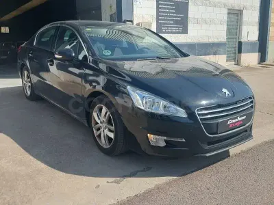 Usado Peugeot 508 Allure 140 CV (102 kW) 2012 Negro Berlina
