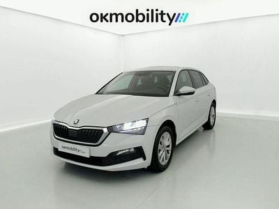 Usado Skoda Scala Ambition 110 CV (80 kW) 2024 Blanco glaciar Utilitario