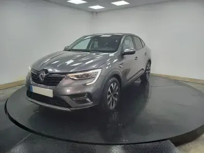 Usado Renault Arkana Business 147 CV (108 kW) 2022 Gris SUV