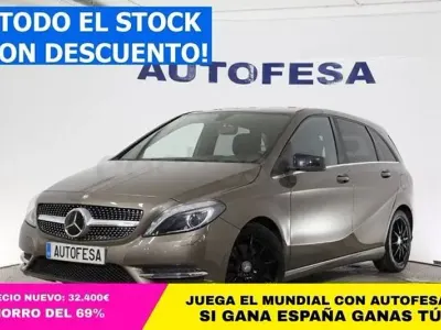 Usado Mercedes B180 109 CV (80 kW) 2013 Beige Utilitario