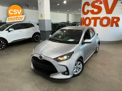 Usado Mazda 2 Center-Line 116 CV (85 kW) 2023 Gris / plata Utilitario