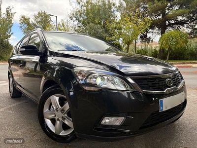 Negro Usado 2012 Kia Ceed Sport Utilitario | 3700 €