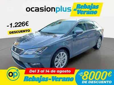 Usado Seat Leon XCELLENCE 130 CV (95 kW) 2020 Gris / plata Familiar