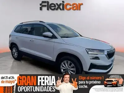 Begagnad Skoda Karoq Active 115 HK (84 kW) 2022 Vit SUV