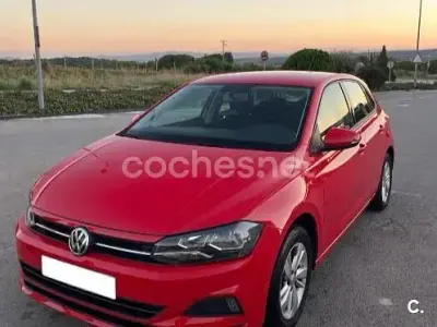 Usado VW Polo Advance 95 CV (69 kW) 2019 Rojo Utilitario