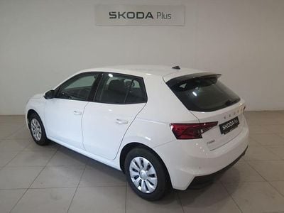 Blanco Usado 2024 Skoda Fabia Essence Utilitario | 13.900 € (Super precio)