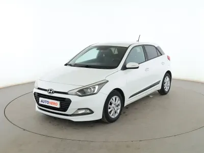 Usado Hyundai i20 Active 100 CV (73 kW) 2017 Blanco Berlina