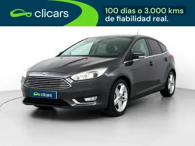 Begagnad Ford Focus Titanium 125 HK (91 kW) 2017 Grå Sedan