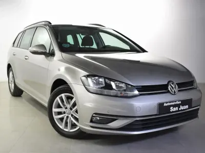 Usado VW Golf VII Advance 110 CV (80 kW) 2018 Gris Familiar