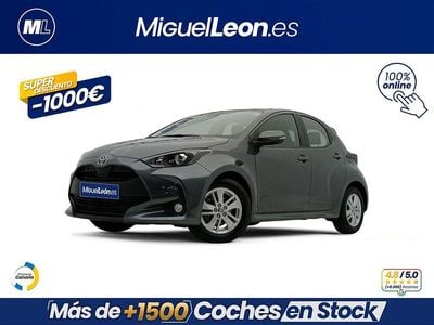 Gris / plata Usado 2024 Toyota Yaris Edition Berlina | 17.985 € (Precio justo)